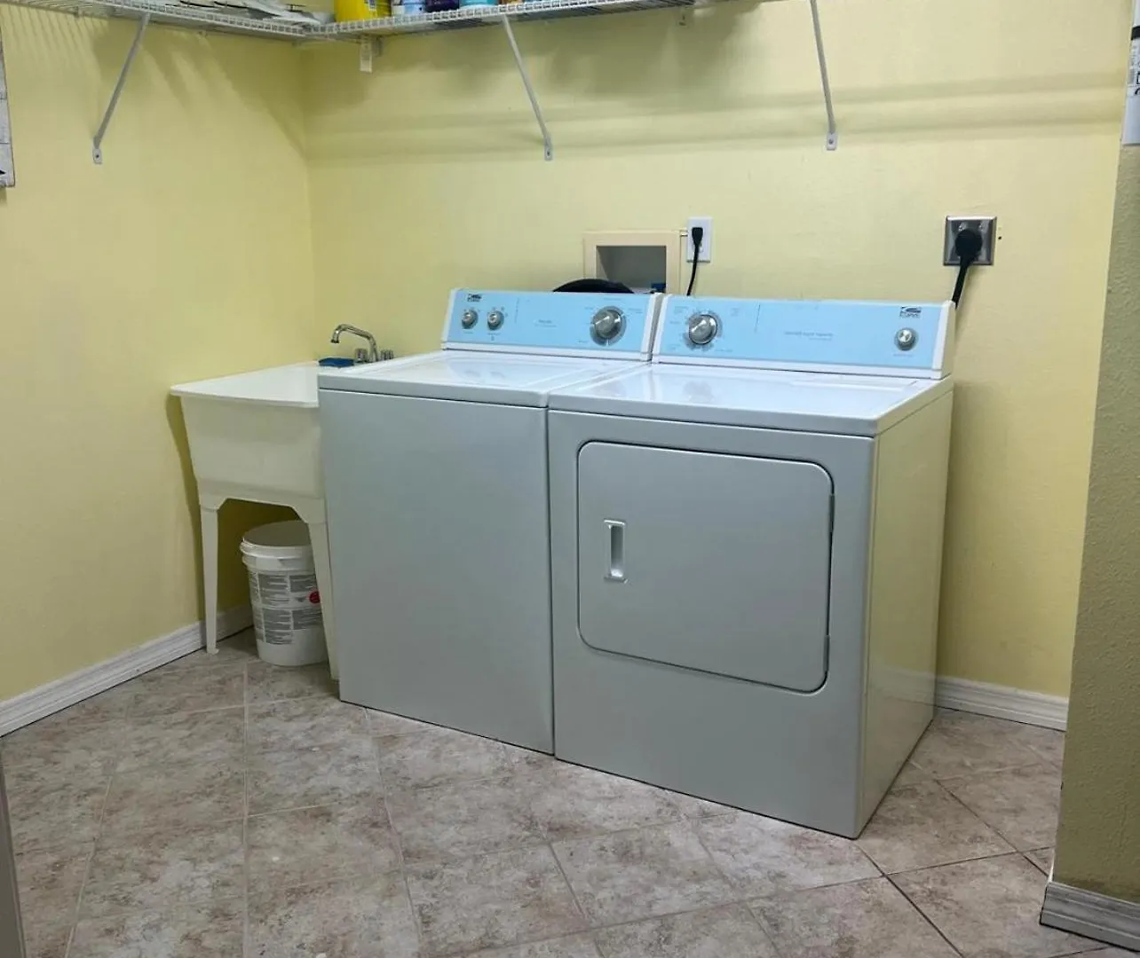 Holiday home Scena'S Place Main House Alice Town  Bahamas